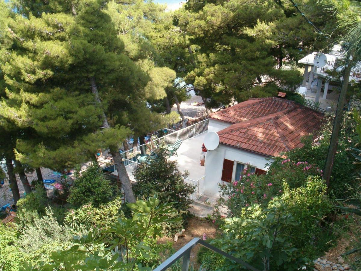 Appartamento Apartman On The Beach - Nemira, Omiš Esterno foto