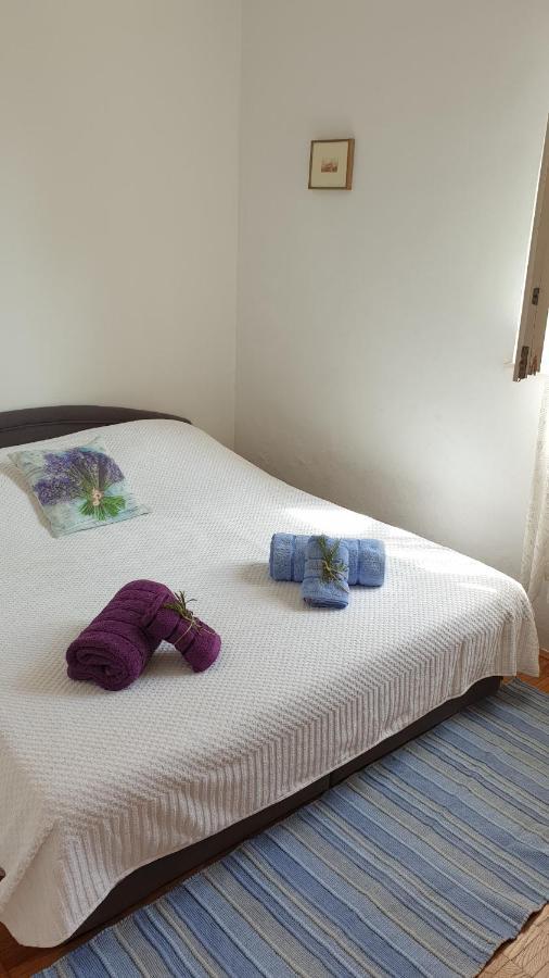 Appartamento Apartman On The Beach - Nemira, Omiš Esterno foto