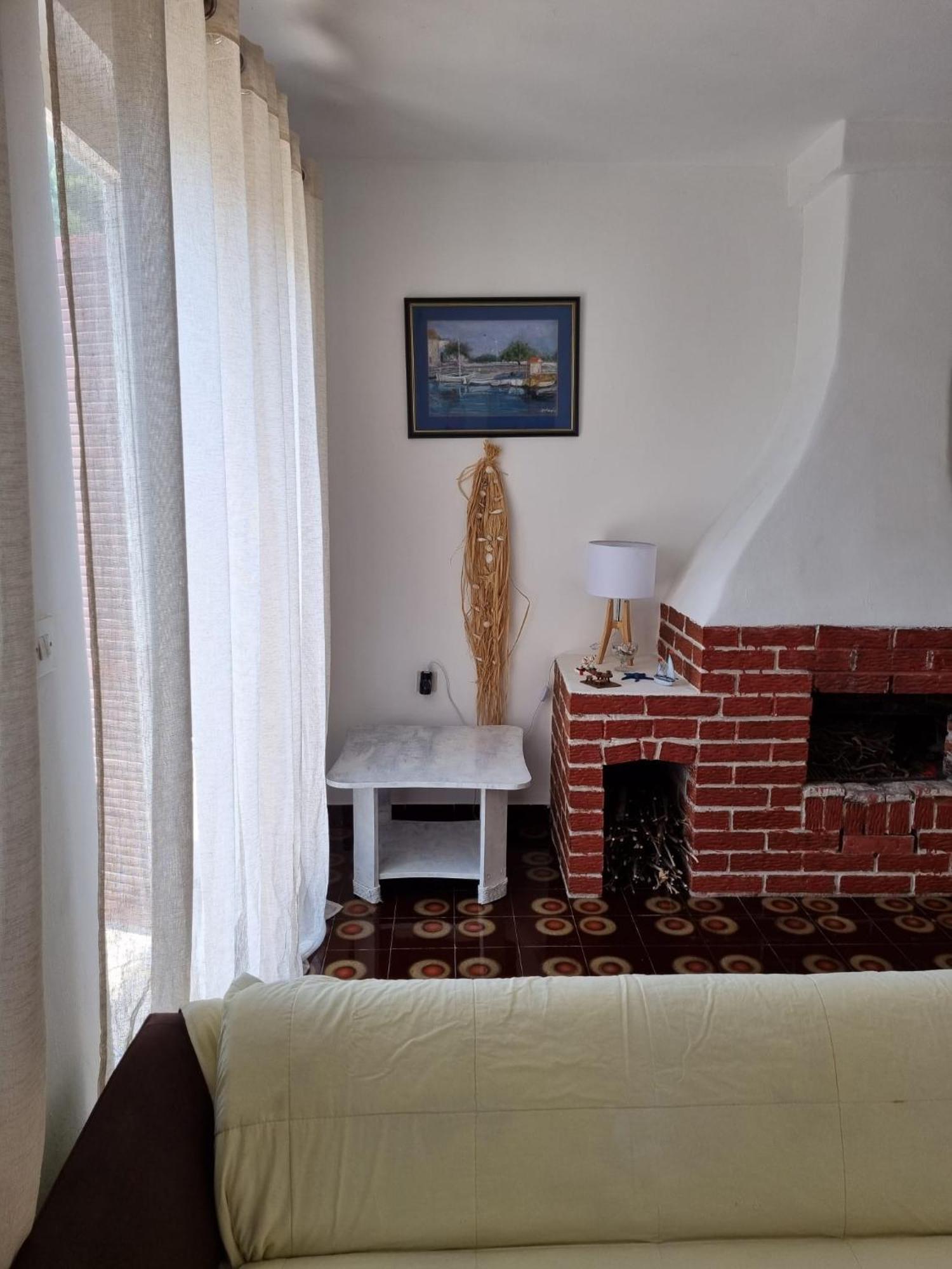 Appartamento Apartman On The Beach - Nemira, Omiš Esterno foto